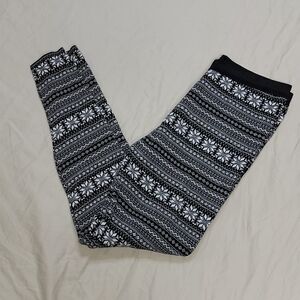 KAISELY HI-RISE WINTER-THEMED SNOWFLAKE SWEATER LEGGINGS, SIZE LARGE